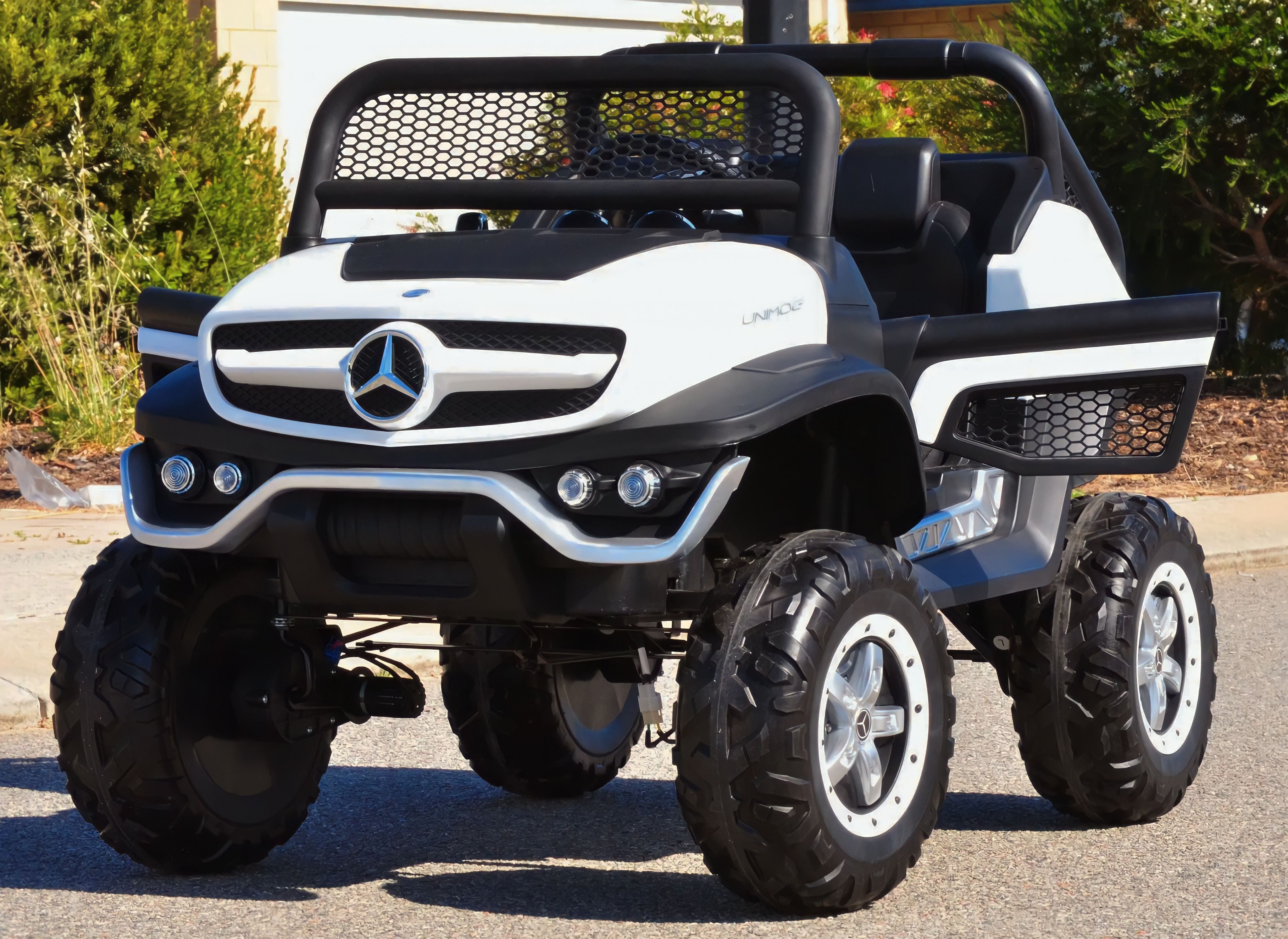 macchina elettrica 2 posti 24V per bambini mercedes UNIMOG