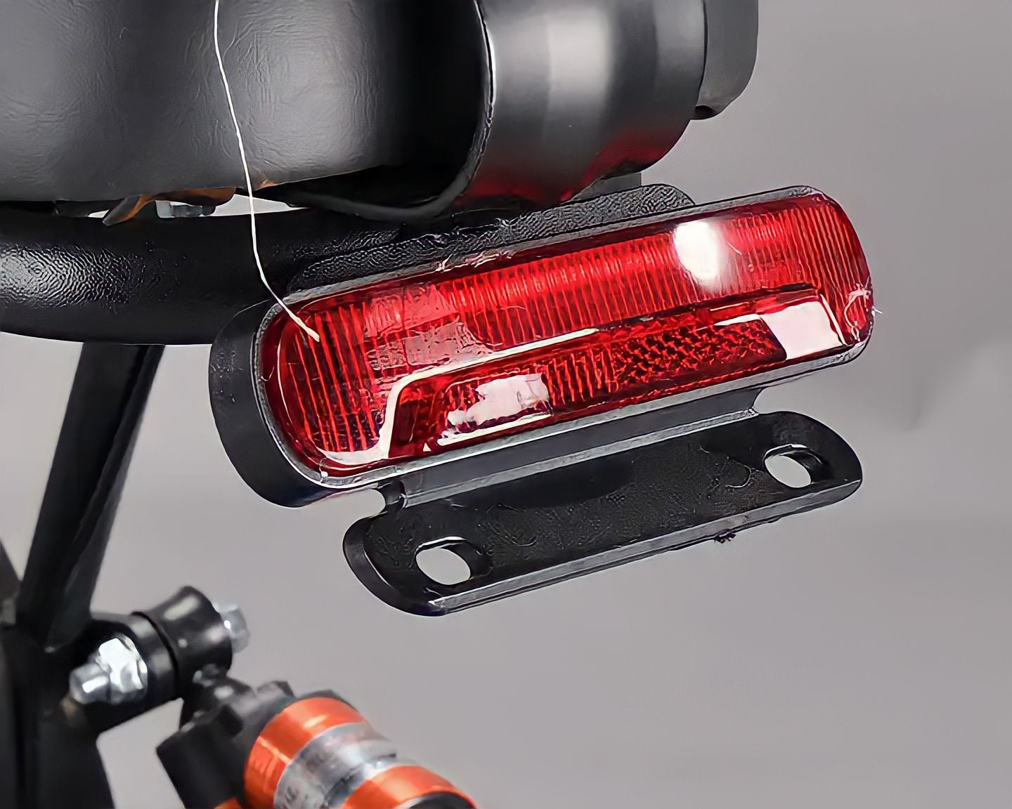 Scooter elettrico 12 pollici 2000 W 28 Ah Batteria Velocità massima 45 km / h Freno a disco idraulico Luce LED